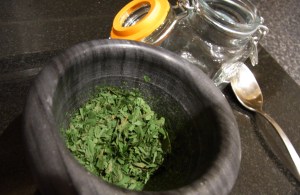 Crush the leaves with a pestle and mortar