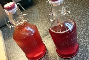 Yes :-) Custom-coloured calorie-free sweetener